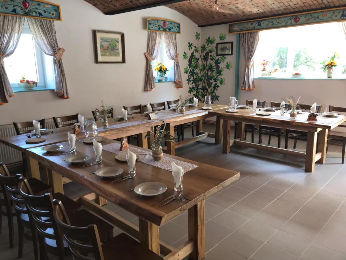Dusniky Bendovsky Dvur B&B 외부 사진