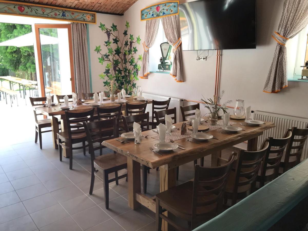 Dusniky Bendovsky Dvur B&B 외부 사진