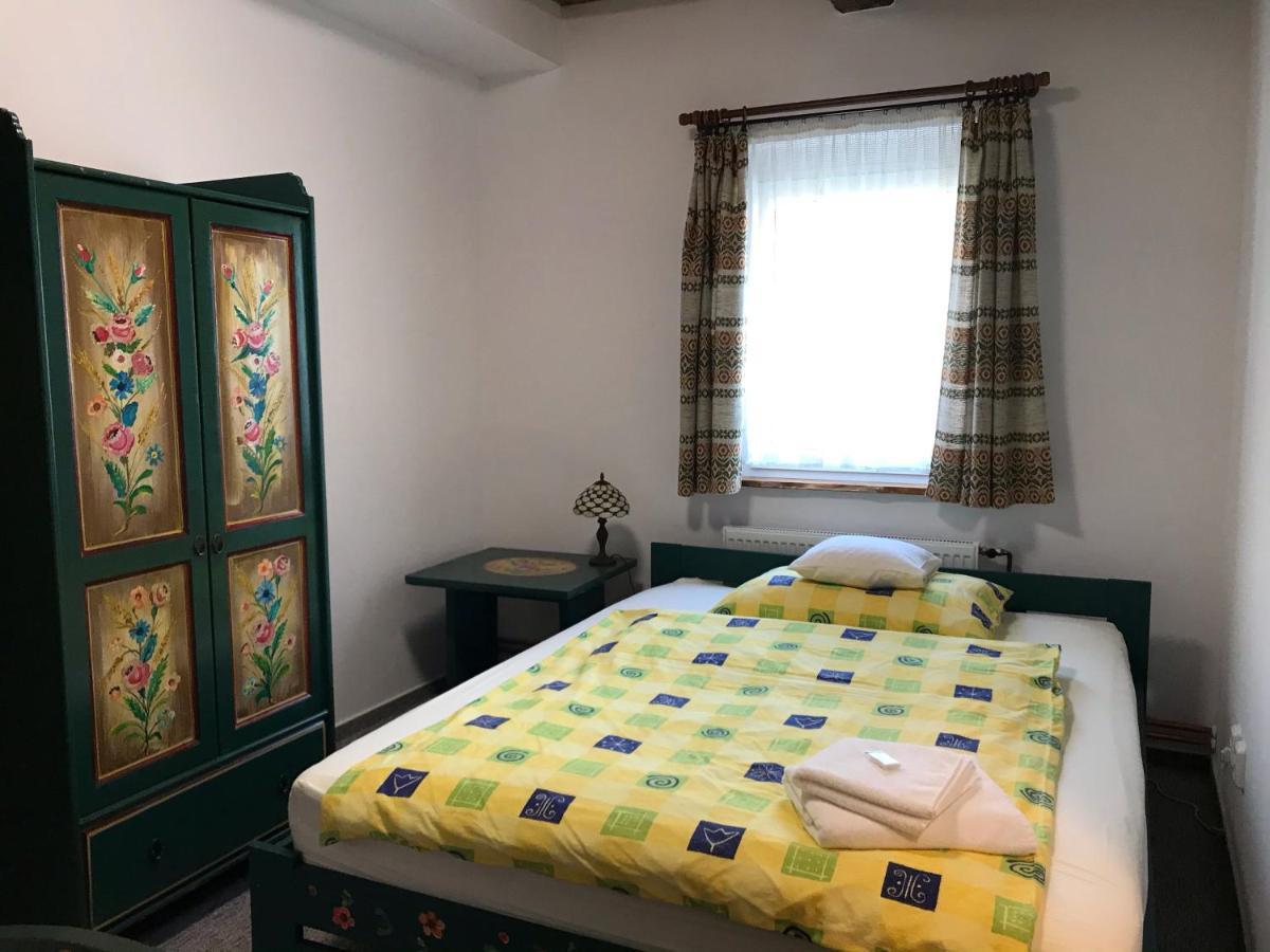 Dusniky Bendovsky Dvur B&B 외부 사진