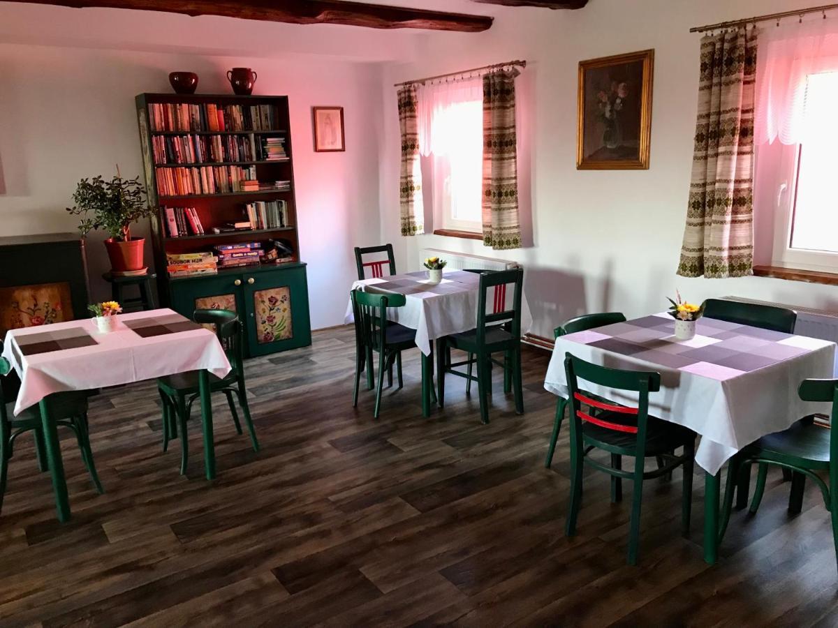 Dusniky Bendovsky Dvur B&B 외부 사진